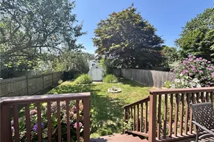 28 Fenner Ave, Newport, RI 02840 - Photo 3
