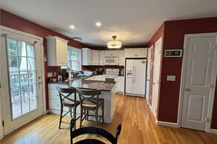 28 Fenner Ave, Newport, RI 02840 - Photo 5