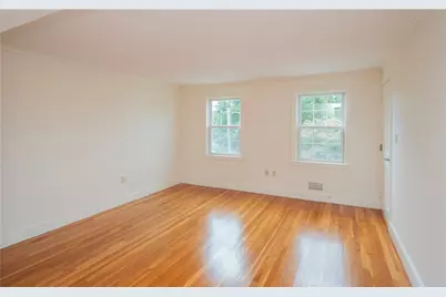 184 N Fenner Road #B, Middletown, RI 02842 - Photo 9