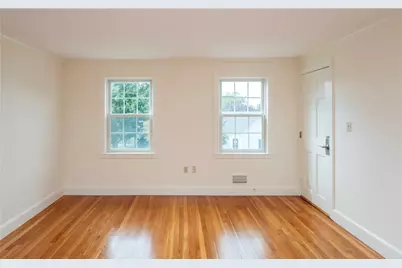 184 N Fenner Road #B, Middletown, RI 02842 - Photo 5