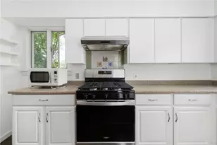 272 Boulevard, Middletown, RI 02842 - Photo 15
