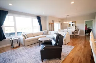 153 Revolution Wy, Middletown, RI 02840 - Photo 9