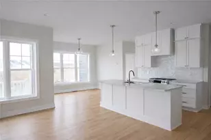 153 Revolution Wy, Middletown, RI 02840 - Photo 5