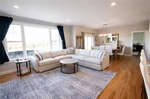 153 Revolution Wy, Middletown, RI 02840 - Photo 5