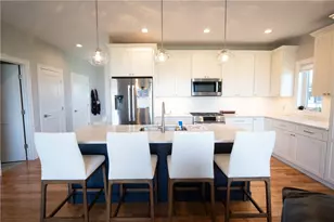 153 Revolution Wy, Middletown, RI 02840 - Photo 11