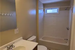 276 Vermont Ave, Providence, RI 02905 - Photo 3