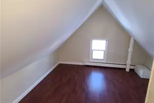 276 Vermont Ave, Providence, RI 02905 - Photo 9