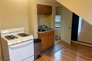282 State St, Bristol, RI 02809 - Photo 7