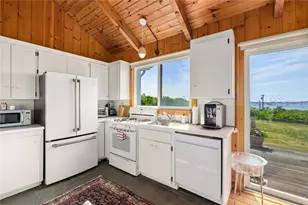 1152 Champlin Rd, Block Island, RI 02807 - Photo 11