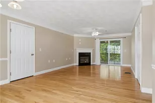 720 Putnam Pike, Smithfield, RI 02828 - Photo 21