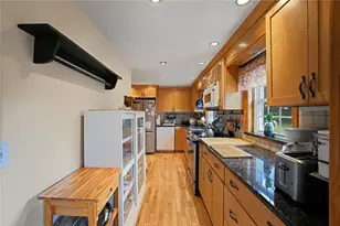 37 Nelson Rd, Cranston, RI 02921 - Photo 5
