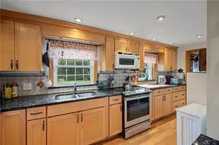 37 Nelson Rd, Cranston, RI 02921 - Photo 7