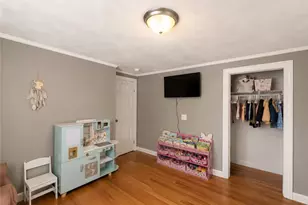 31 Foster St, Pawtucket, RI 02861 - Photo 5