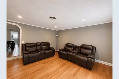 31 Foster Street, Pawtucket, RI 02861 - Photo 9