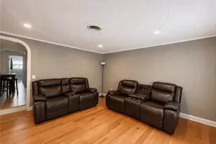 31 Foster St, Pawtucket, RI 02861 - Photo 9