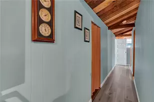29 E Andrew Comstock Rd, Warwick, RI 02886 - Photo 17