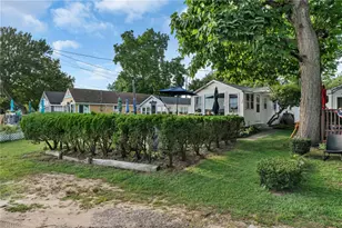 29 E Andrew Comstock Rd, Warwick, RI 02886 - Photo 33