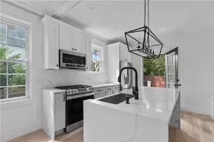 43 Rhode Island Ave, Newport, RI 02840 - Photo 1