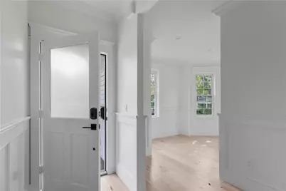 43 Rhode Island Avenue, Newport, RI 02840 - Photo 3