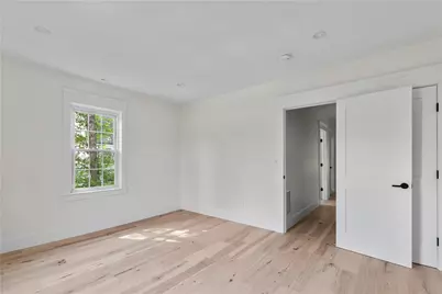 43 Rhode Island Avenue, Newport, RI 02840 - Photo 13