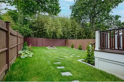 43 Rhode Island Avenue, Newport, RI 02840 - Photo 25