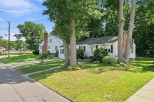 14 Woodhill Dr, Cranston, RI 02920 - Photo 33