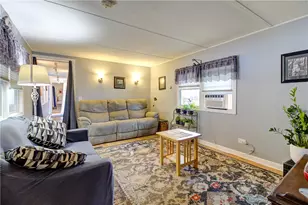 46 Lowell Ave, Pawtucket, RI 02861 - Photo 3