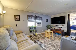 46 Lowell Ave, Pawtucket, RI 02861 - Photo 5