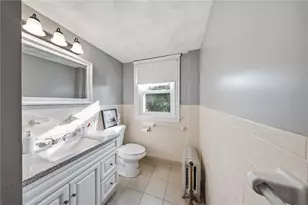 42 Riverview Ave, Pawtucket, RI 02860 - Photo 13