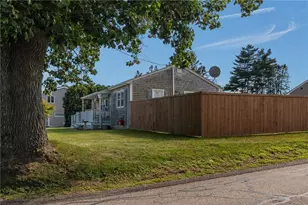 7 Thurston Ave, Portsmouth, RI 02871 - Photo 5