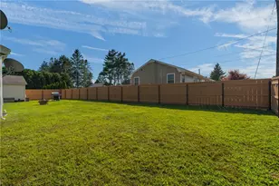 7 Thurston Ave, Portsmouth, RI 02871 - Photo 35