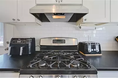 7 Thurston Avenue, Portsmouth, RI 02871 - Photo 15