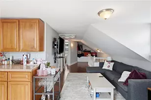 19 Howard St, Newport, RI 02840 - Photo 3