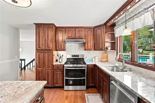 84 Kimberly Ln, Cranston, RI 02921 - Photo 31