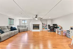 84 Kimberly Ln, Cranston, RI 02921 - Photo 43