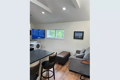 21 Murphy Circle Circle #B, Middletown, RI 02842 - Photo 5