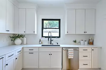310 Elmgrove Avenue, Providence, RI 02906 - Photo 15
