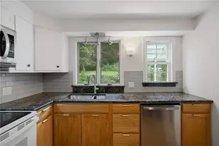 1938 Main Rd, Tiverton, RI 02878 - Photo 17