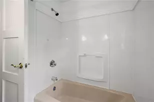 1938 Main Rd, Tiverton, RI 02878 - Photo 23