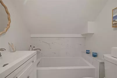 14 Barney Street, Newport, RI 02840 - Photo 21