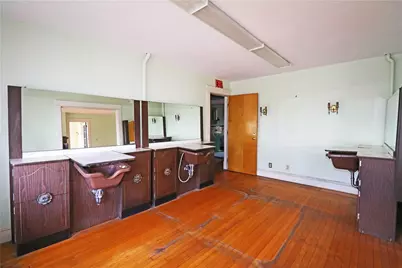 283 West Main Road, Middletown, RI 02842 - Photo 17
