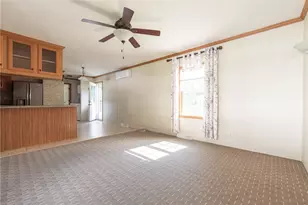 979 Toll Gate Rd, Warwick, RI 02886 - Photo 7