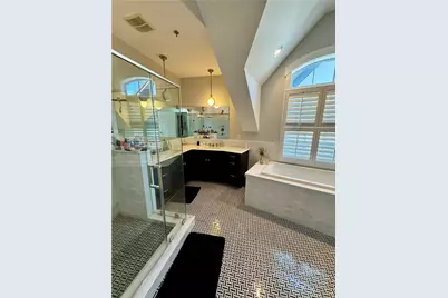 1000 Chapel View Boulevard #311, Cranston, RI 02920 - Photo 17