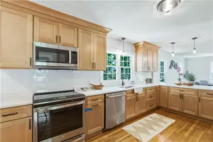 3 Sundale Rd, Cranston, RI 02921 - Photo 5