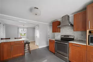 22 Robbins Dr, Coventry, RI 02816 - Photo 5