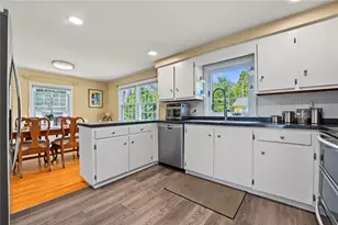 10 Cherry Ln, Barrington, RI 02806 - Photo 9