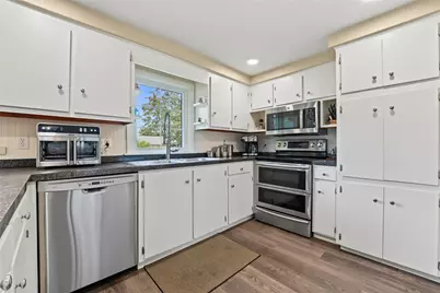 10 Cherry Lane, Barrington, RI 02806 - Photo 11