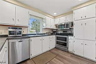 10 Cherry Ln, Barrington, RI 02806 - Photo 11