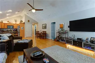 1421 Douglas Ave, North Providence, RI 02904 - Photo 11