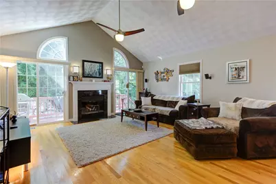 1421 Douglas Avenue #L, North Providence, RI 02904 - Photo 9